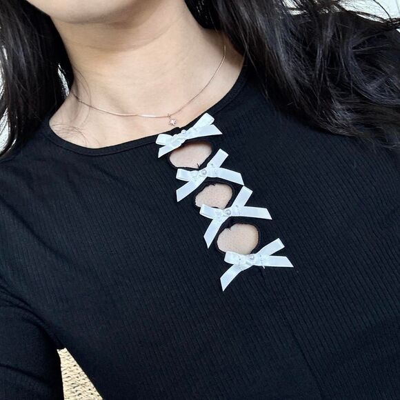 Dazy Black long sleeve keyhole cut-out pearl bows top - Picture 4 of 4